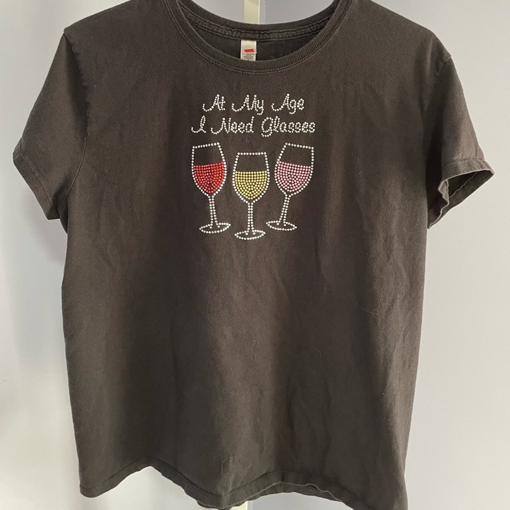 Women’s Size Large Wino T-Shirt